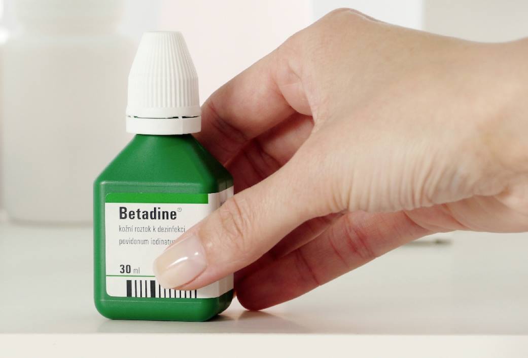 S přípravkem Betadine® ošetření rozbitého kolena nepálí!